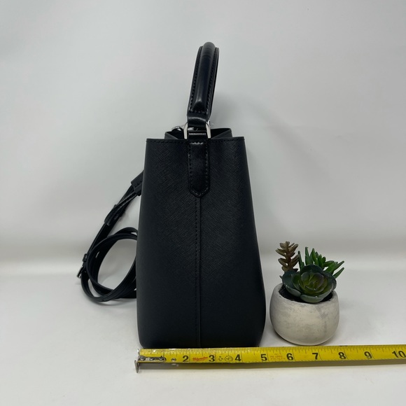 Michael Kors Suri Medium Bucket Bag and Wallet - Picture 3 of 15